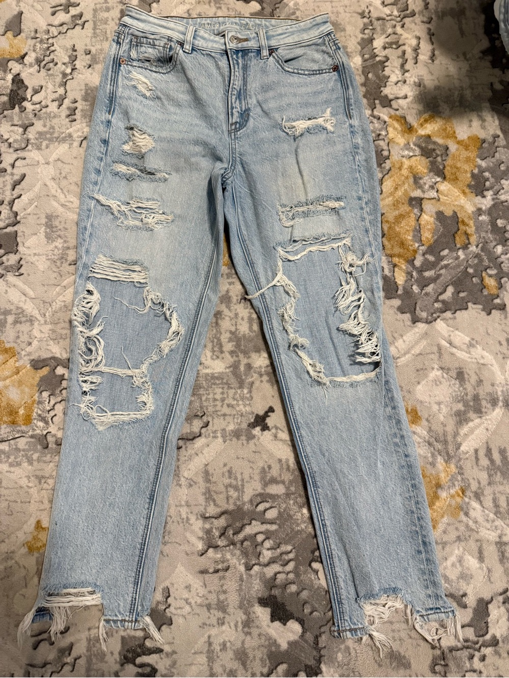 American Eagle Outfitters Light Blue Distressed Boyfriend Jeans